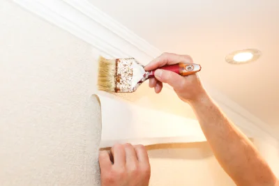 Pose de papier peint à Crœttwiller — revêtements muraux et toiles de verre
